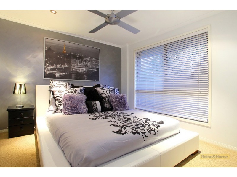 5 Sorell Place, Helensvale QLD 4212