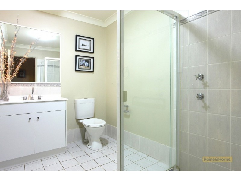 46 Gippsland Drive, Helensvale QLD 4212