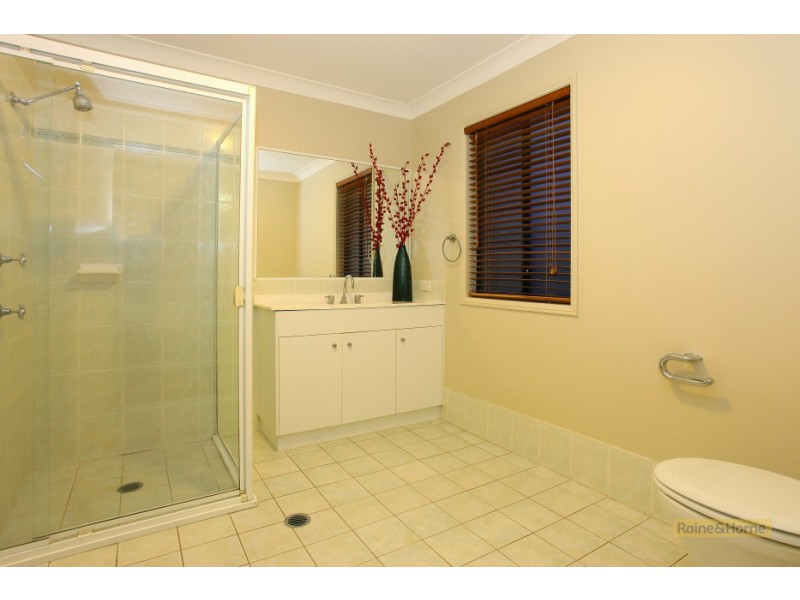 46 Gippsland Drive, Helensvale QLD 4212