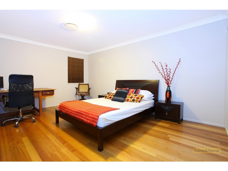 46 Gippsland Drive, Helensvale QLD 4212