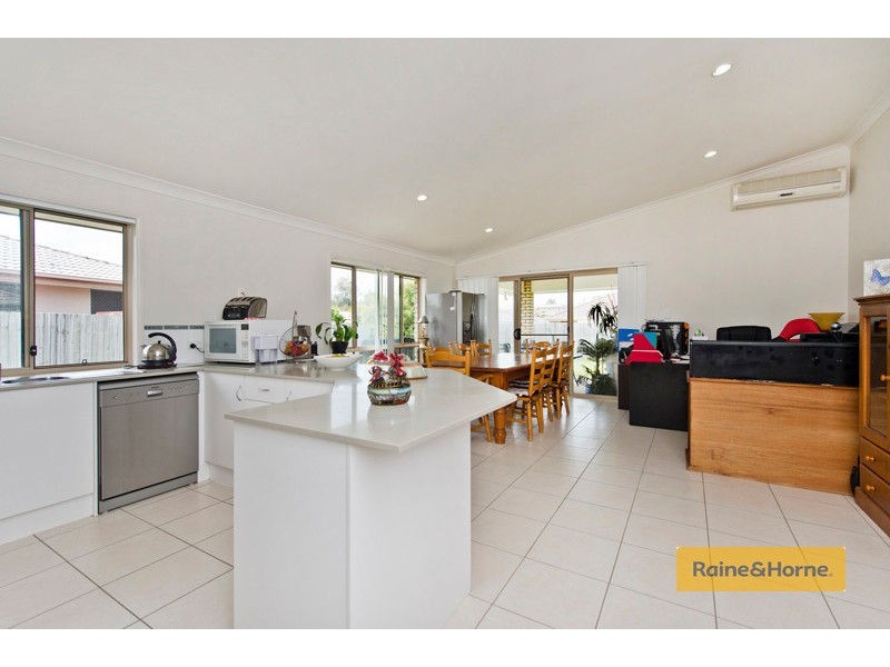 9 Moss Tce, Pimpama QLD 4209