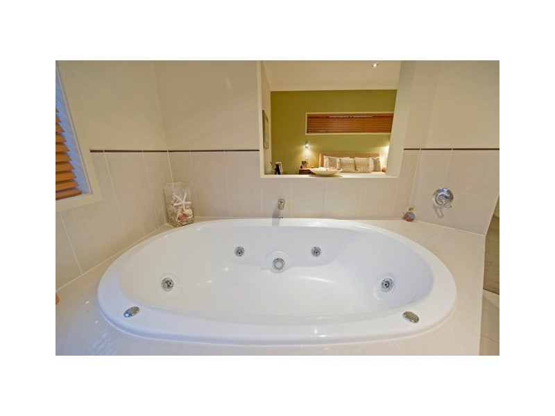 32 Pathfinder Road, Coomera Waters QLD 4209