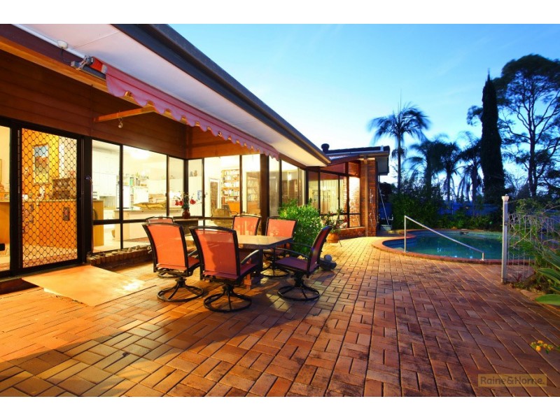 32 Adaminaby Dr, Helensvale QLD 4212