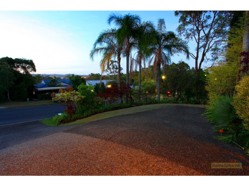 32 Adaminaby Dr, Helensvale QLD 4212