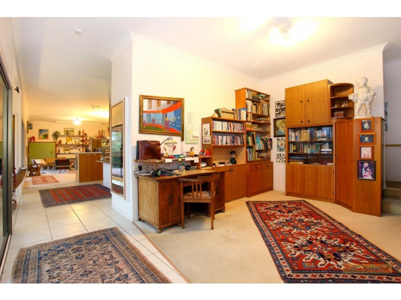32 Adaminaby Dr, Helensvale QLD 4212