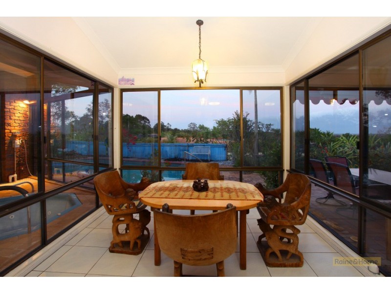 32 Adaminaby Dr, Helensvale QLD 4212
