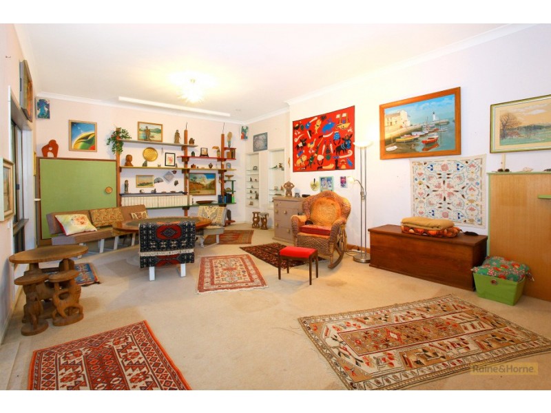 32 Adaminaby Dr, Helensvale QLD 4212