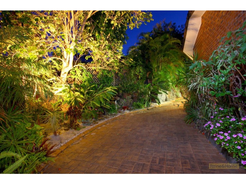 32 Adaminaby Dr, Helensvale QLD 4212