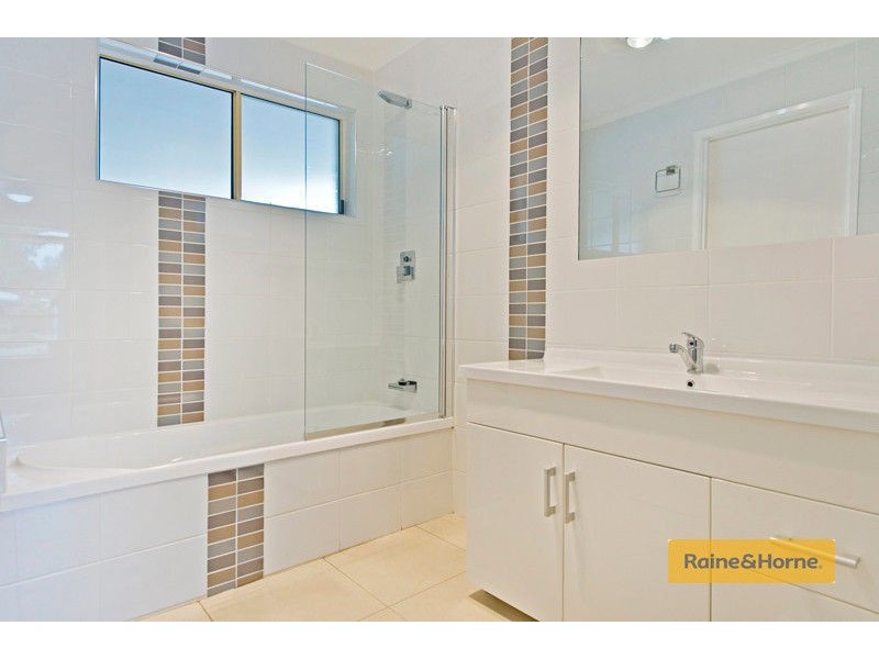 72 Studio Drive, Oxenford QLD 4210