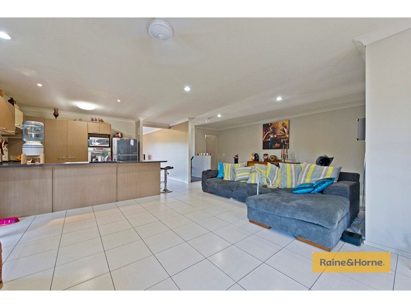 42 Silver Dawn Crescent, Oxenford QLD 4210