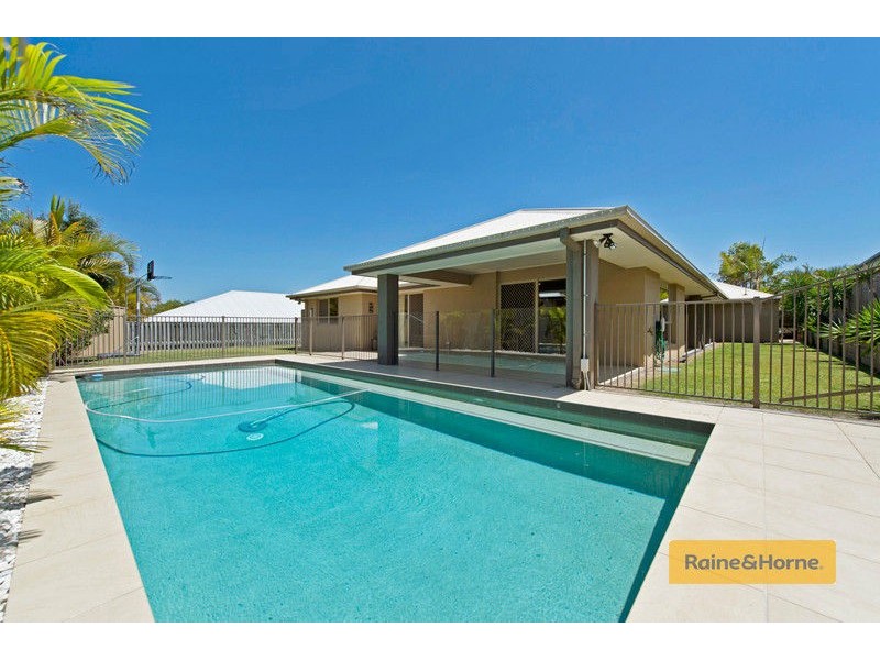 8 Ragamuffin Drive, Coomera Waters QLD 4209