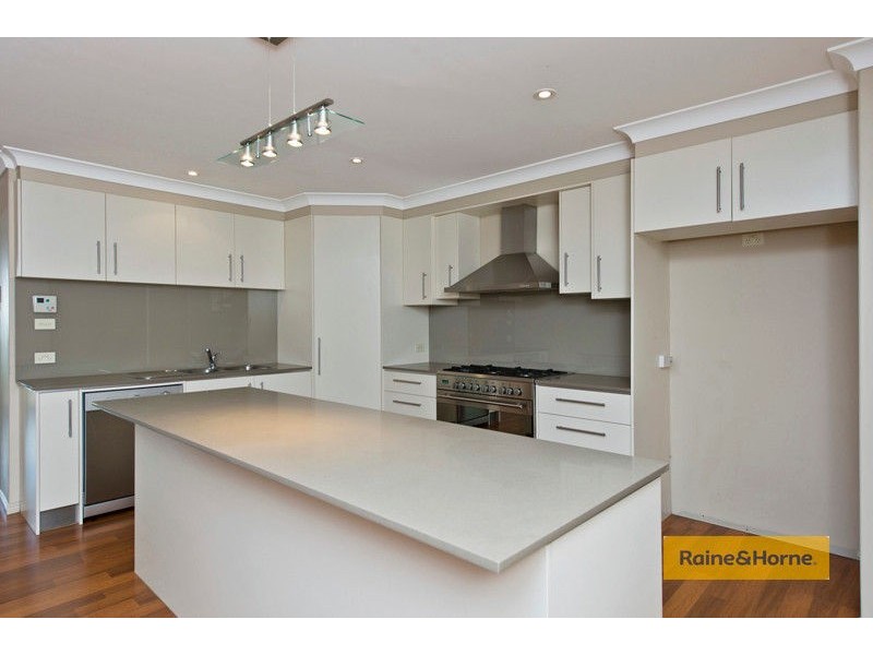 8 Ragamuffin Drive, Coomera Waters QLD 4209