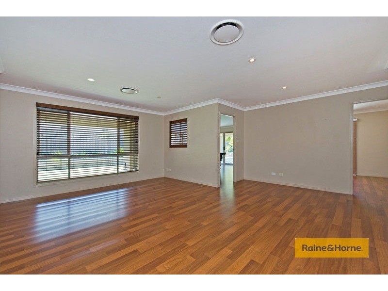 8 Ragamuffin Drive, Coomera Waters QLD 4209