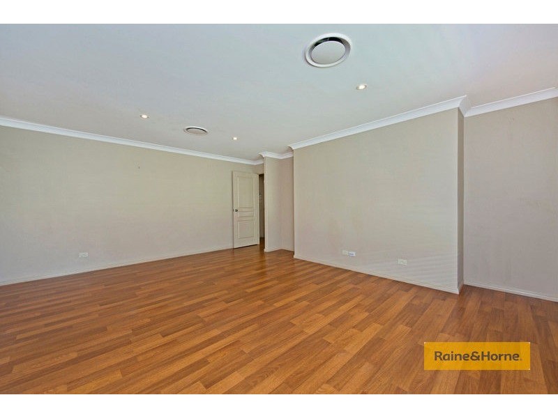 8 Ragamuffin Drive, Coomera Waters QLD 4209