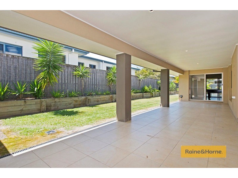 8 Ragamuffin Drive, Coomera Waters QLD 4209
