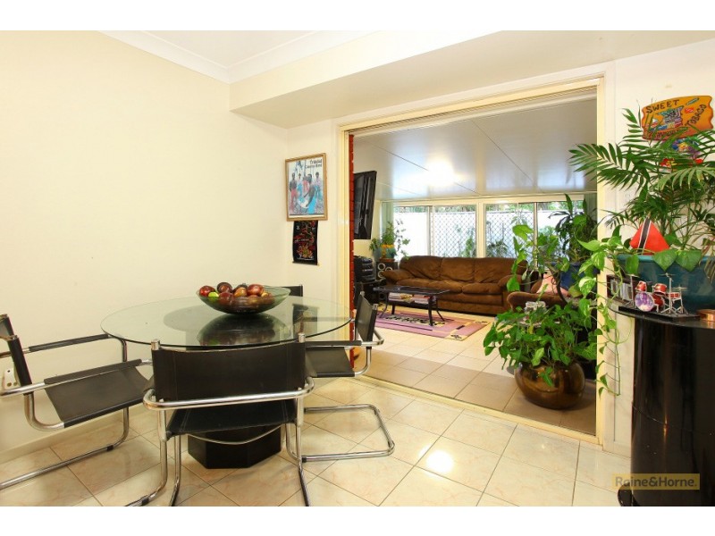 14 Plimsoll Place, Helensvale QLD 4212