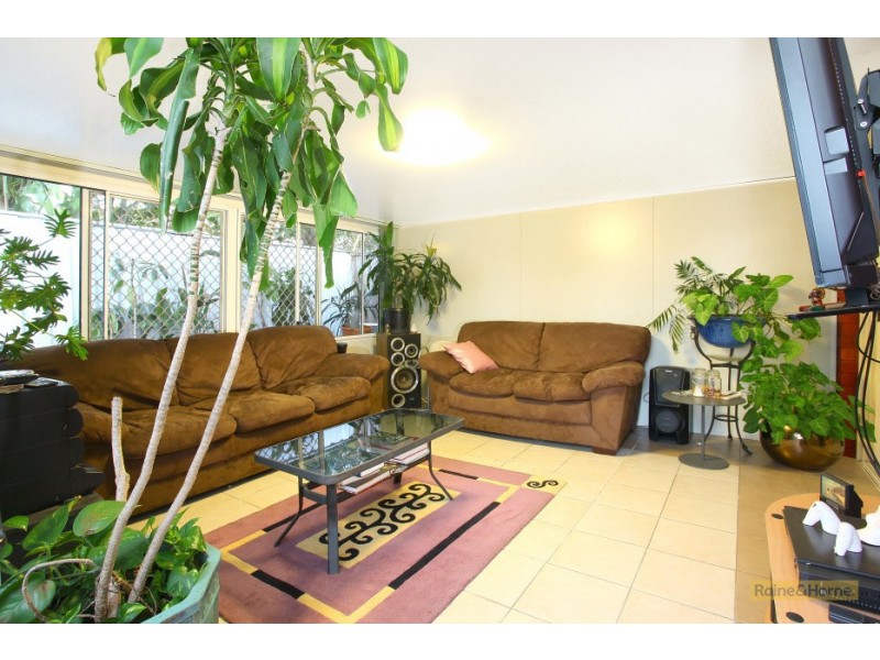 14 Plimsoll Place, Helensvale QLD 4212
