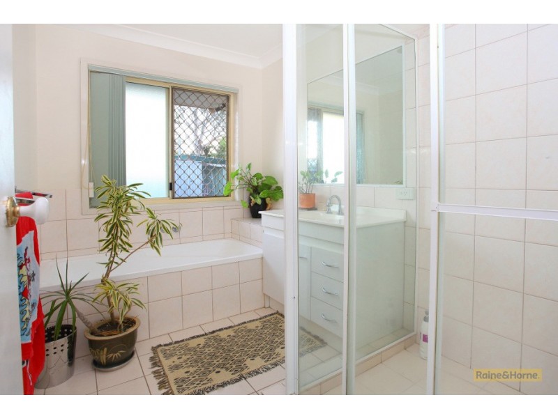 14 Plimsoll Place, Helensvale QLD 4212