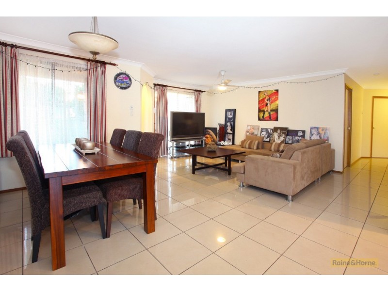 73 Discovery Drive, Helensvale QLD 4212