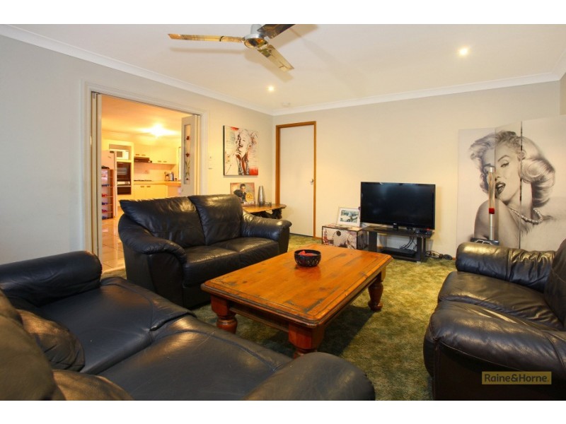 73 Discovery Drive, Helensvale QLD 4212