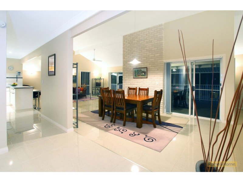 11 Lockhart Place, Helensvale QLD 4212