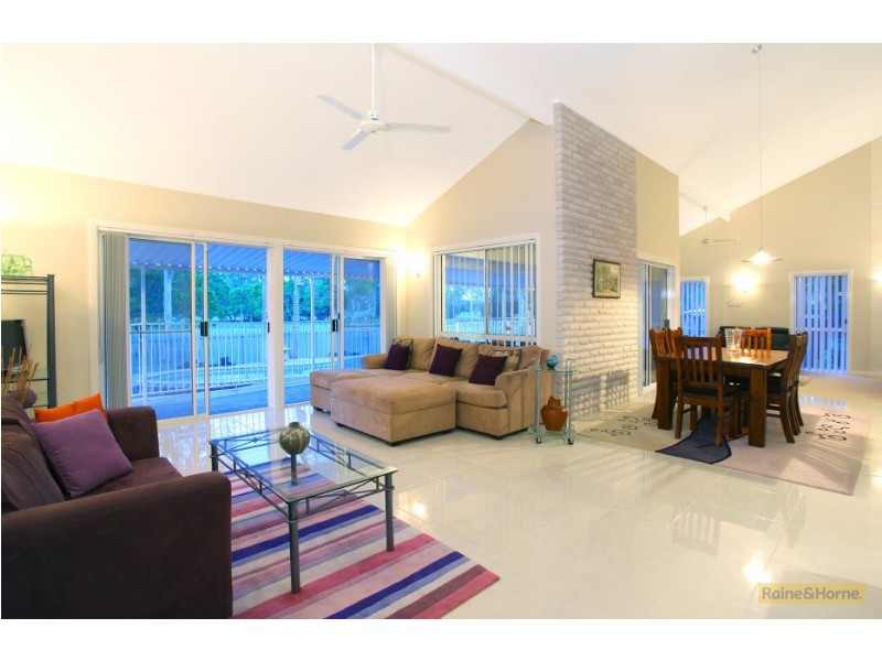 11 Lockhart Place, Helensvale QLD 4212