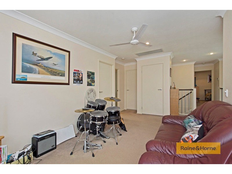 15 Cobb and Co Drive, Oxenford QLD 4210