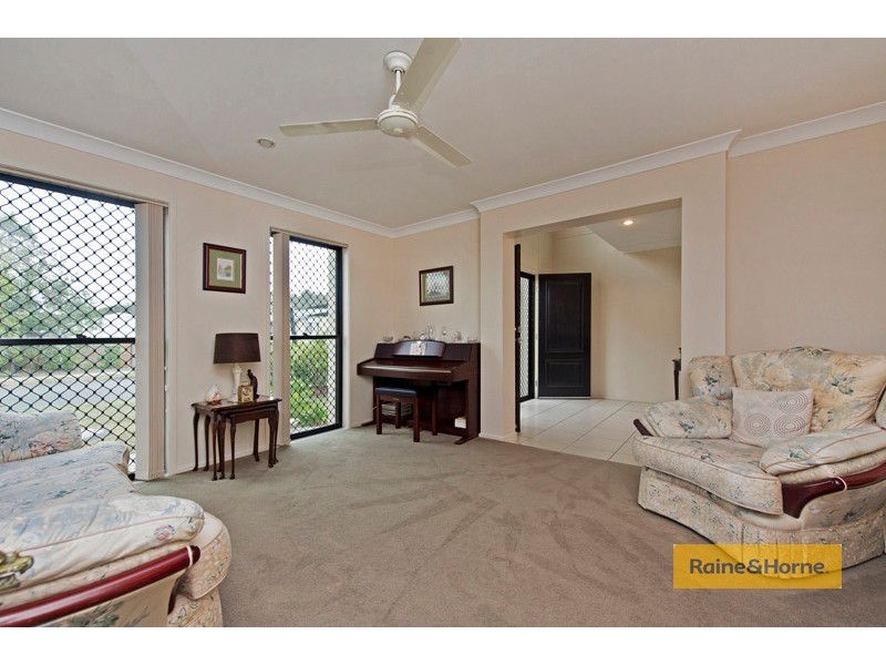 15 Cobb and Co Drive, Oxenford QLD 4210