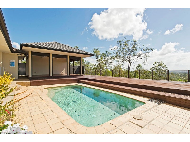53 Highvale Drive, Helensvale QLD 4212