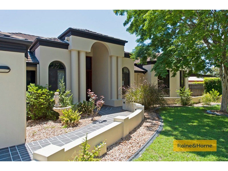 53 Highvale Drive, Helensvale QLD 4212