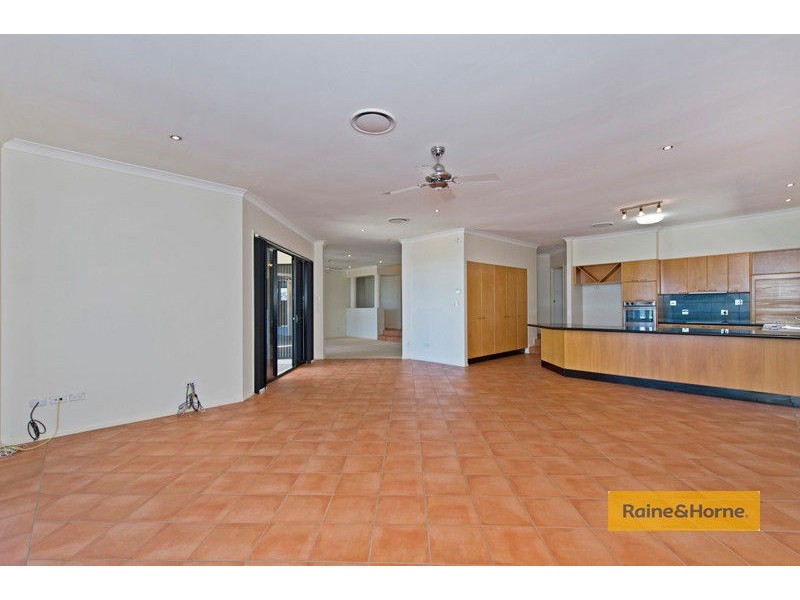 53 Highvale Drive, Helensvale QLD 4212