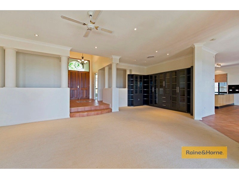 53 Highvale Drive, Helensvale QLD 4212