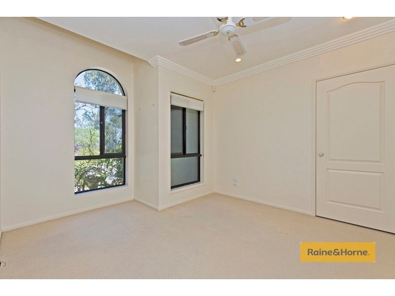 53 Highvale Drive, Helensvale QLD 4212
