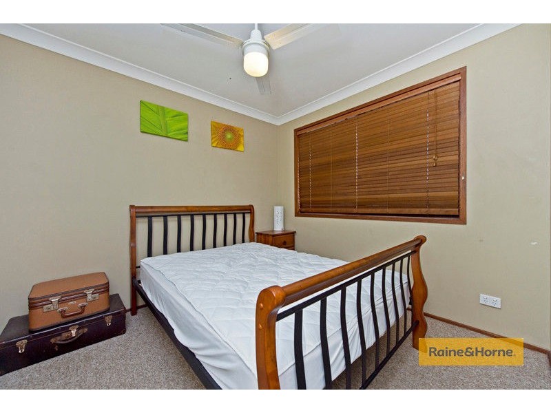 1/4 Ash Court, Arundel QLD 4214