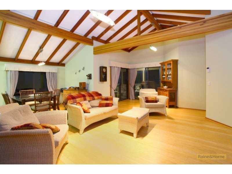 16 Surrey Court, Helensvale QLD 4212