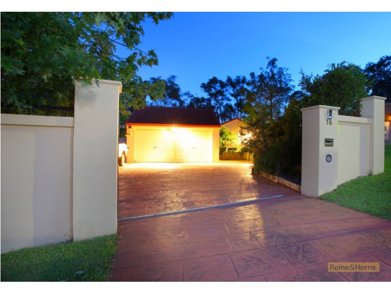 16 Surrey Court, Helensvale QLD 4212