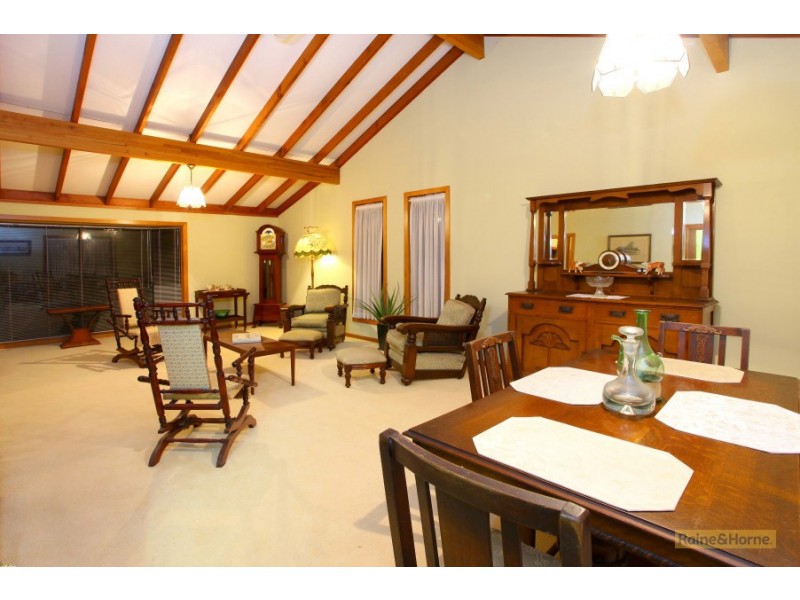 16 Surrey Court, Helensvale QLD 4212