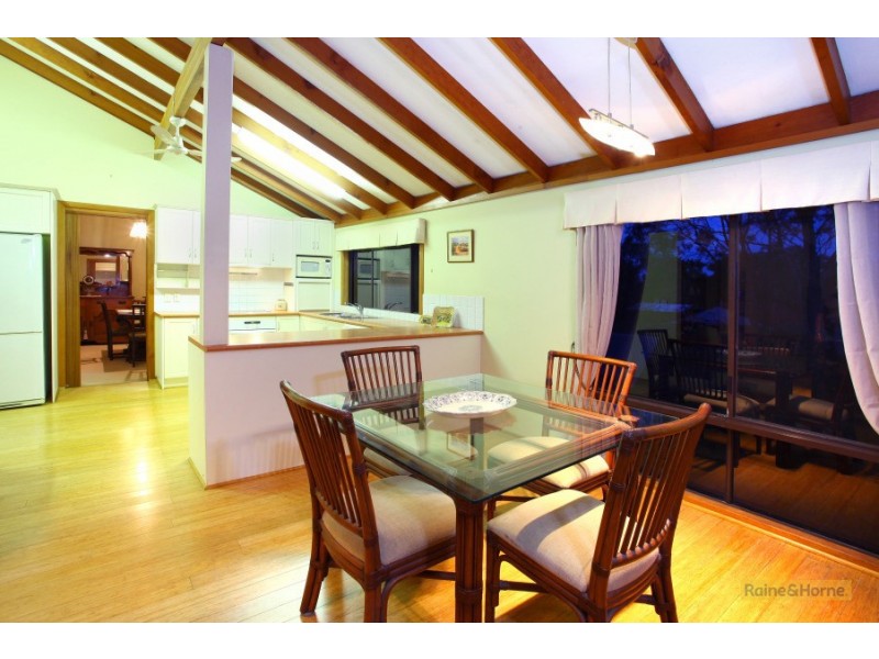 16 Surrey Court, Helensvale QLD 4212