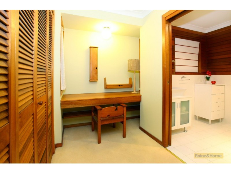 16 Surrey Court, Helensvale QLD 4212