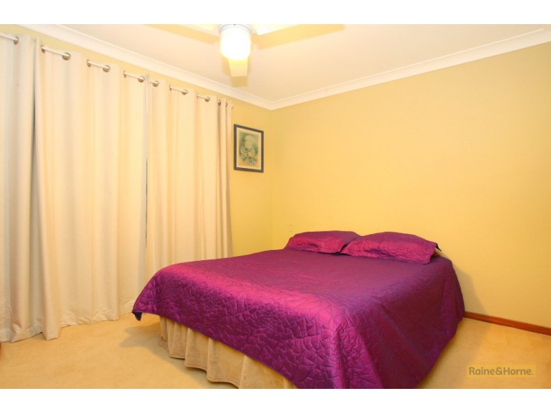 16 Surrey Court, Helensvale QLD 4212