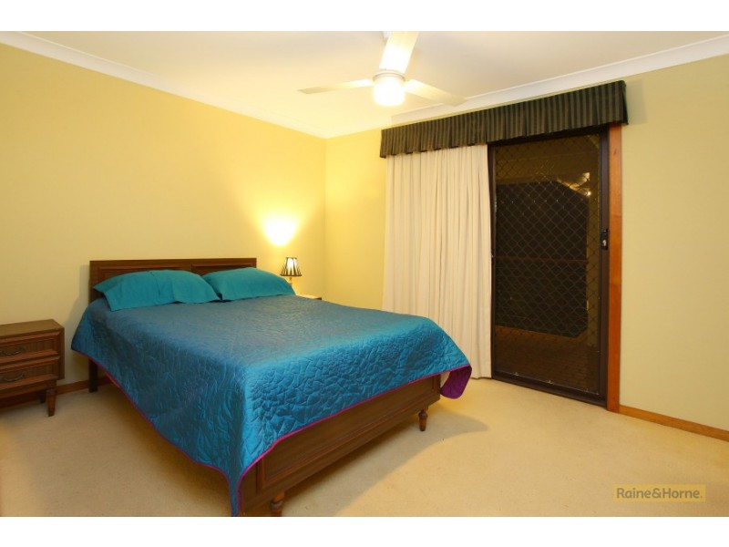 16 Surrey Court, Helensvale QLD 4212