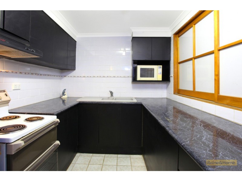 16 Surrey Court, Helensvale QLD 4212