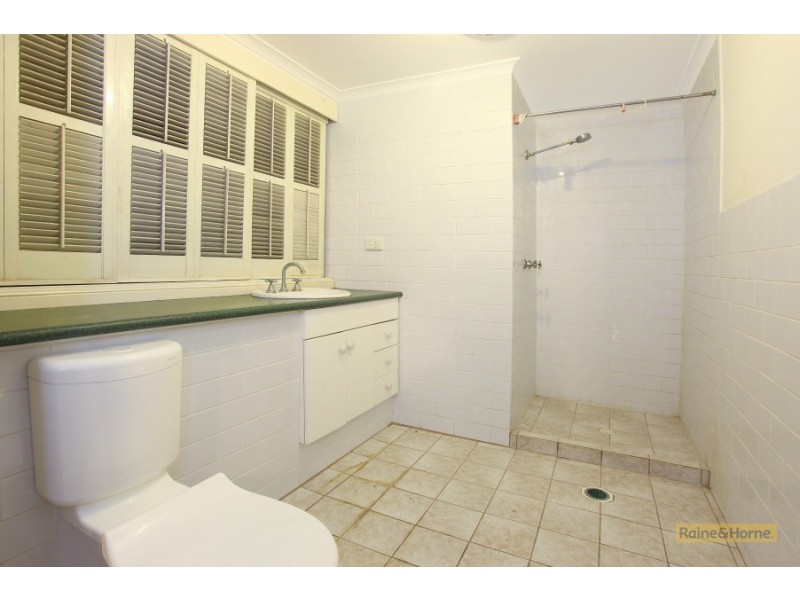 16 Surrey Court, Helensvale QLD 4212