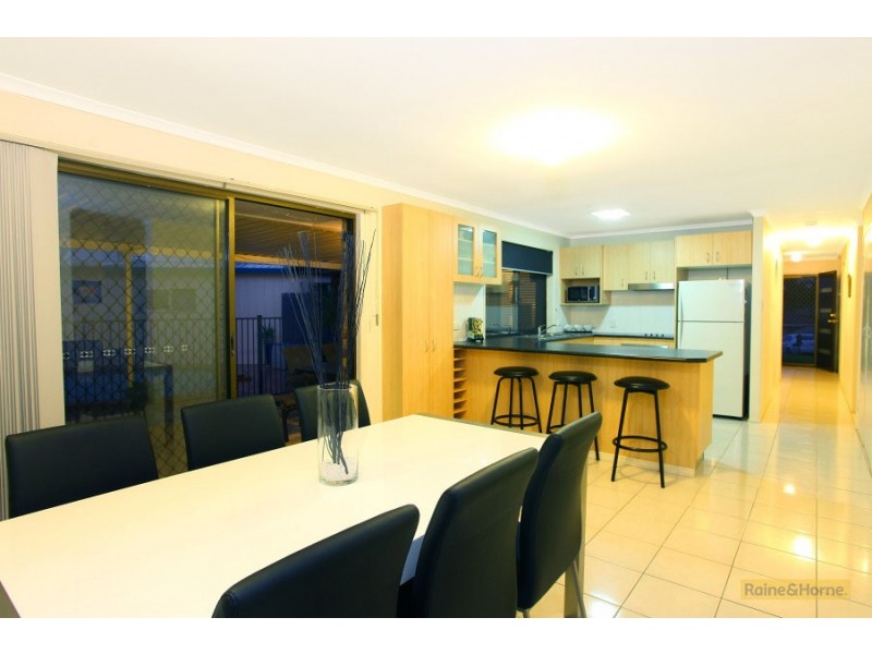 7 Gosford Court, Helensvale QLD 4212