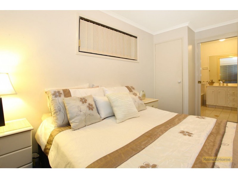 7 Gosford Court, Helensvale QLD 4212