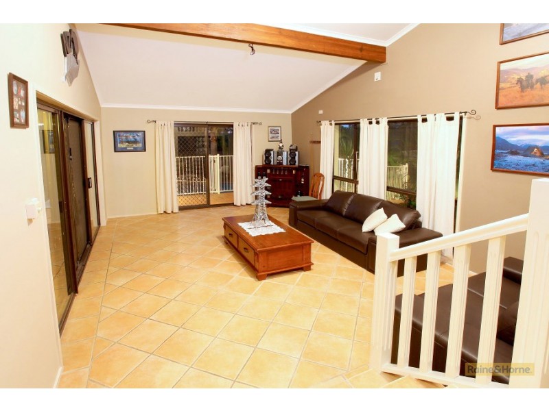9 Katoomba Ct, Helensvale QLD 4212