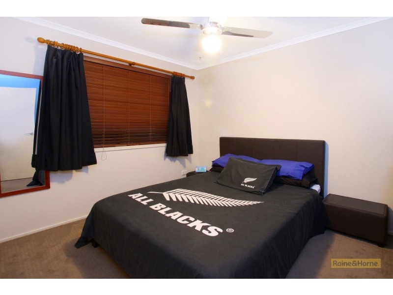 9 Katoomba Ct, Helensvale QLD 4212
