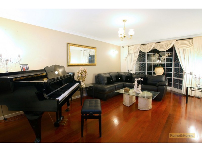 7 Narooma Place, Helensvale QLD 4212