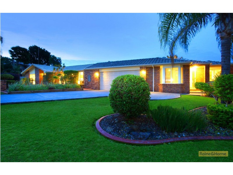 7 Penrith Court, Helensvale QLD 4212