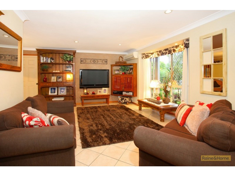 7 Penrith Court, Helensvale QLD 4212